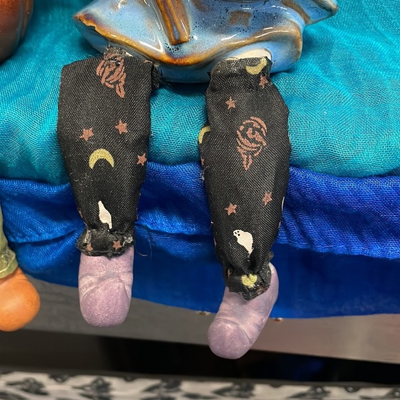 Seasonal Set of 2 Halloween Ceramic Shelf Sitter Figurines - Picture 3 of 7